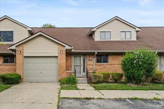 3719 Old Creek Road, Troy, MI 48084