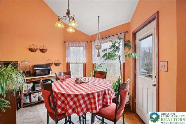 1392 Whispering Hills Court, Chestnuthill Twp, PA 18330