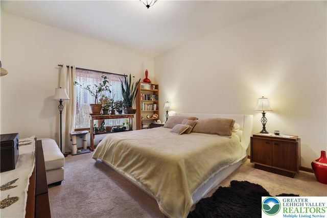 1392 Whispering Hills Court, Chestnuthill Twp, PA 18330