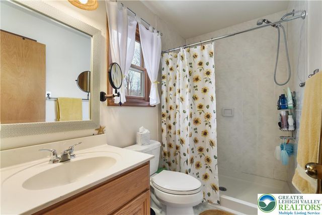 1392 Whispering Hills Court, Chestnuthill Twp, PA 18330