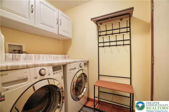 1392 Whispering Hills Court, Chestnuthill Twp, PA 18330