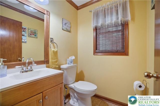 1392 Whispering Hills Court, Chestnuthill Twp, PA 18330