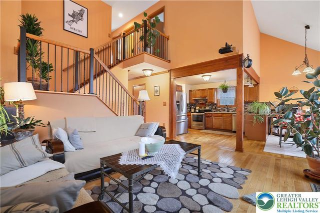 1392 Whispering Hills Court, Chestnuthill Twp, PA 18330