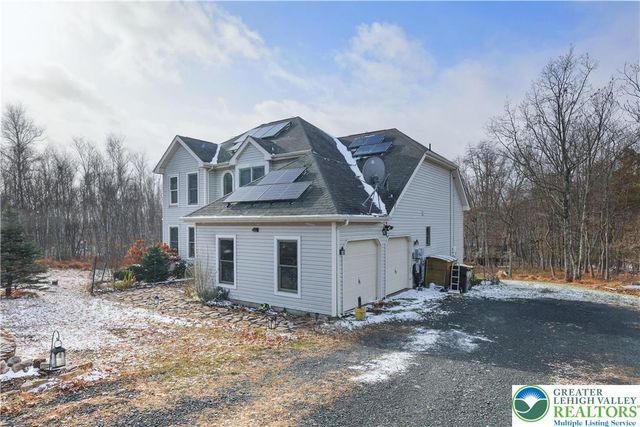 1392 Whispering Hills Court, Chestnuthill Twp, PA 18330