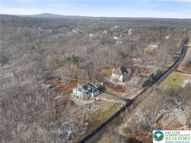 1392 Whispering Hills Court, Chestnuthill Twp, PA 18330