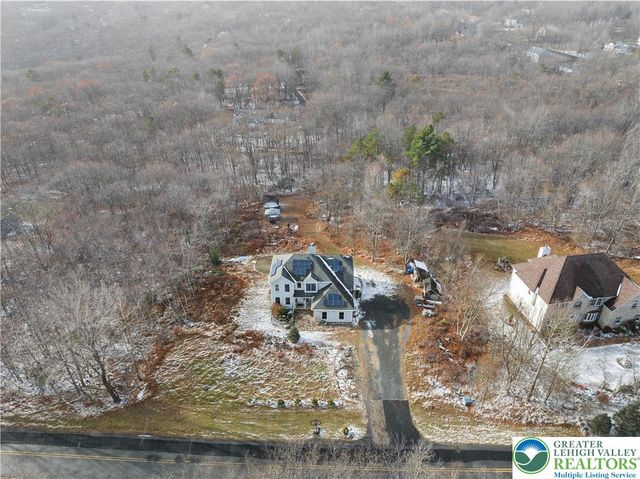 1392 Whispering Hills Court, Chestnuthill Twp, PA 18330