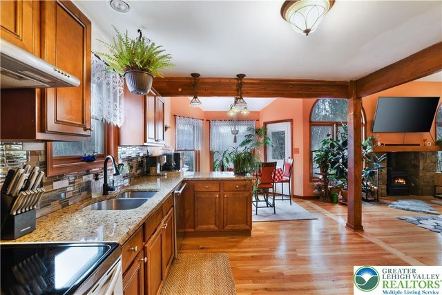 1392 Whispering Hills Court, Chestnuthill Twp, PA 18330