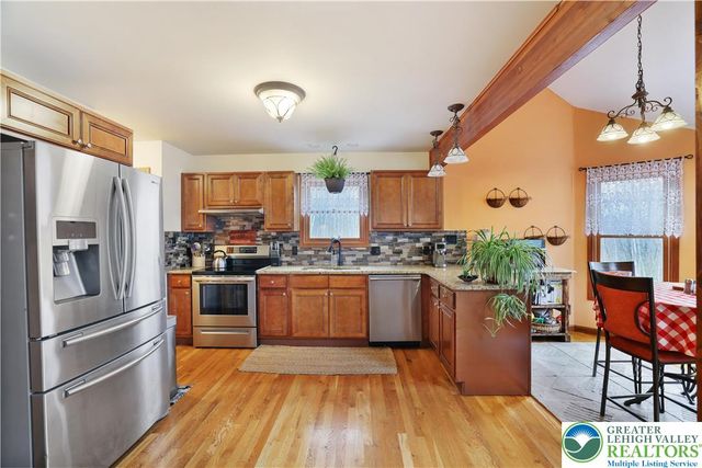 1392 Whispering Hills Court, Chestnuthill Twp, PA 18330