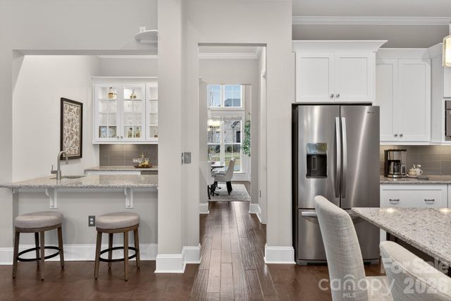 400 Wheatberry Hill Drive, Matthews, NC 28104