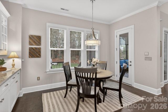 400 Wheatberry Hill Drive, Matthews, NC 28104