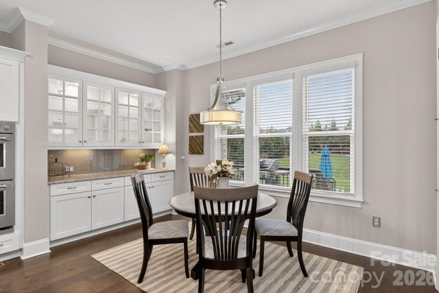 400 Wheatberry Hill Drive, Matthews, NC 28104