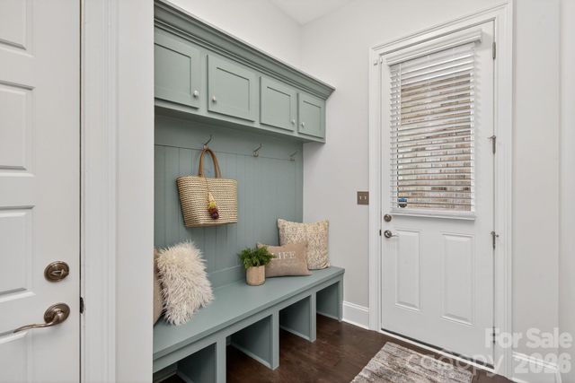 400 Wheatberry Hill Drive, Matthews, NC 28104