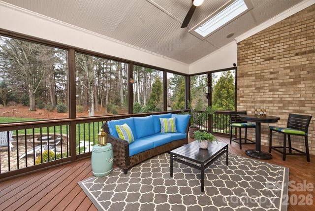 400 Wheatberry Hill Drive, Matthews, NC 28104