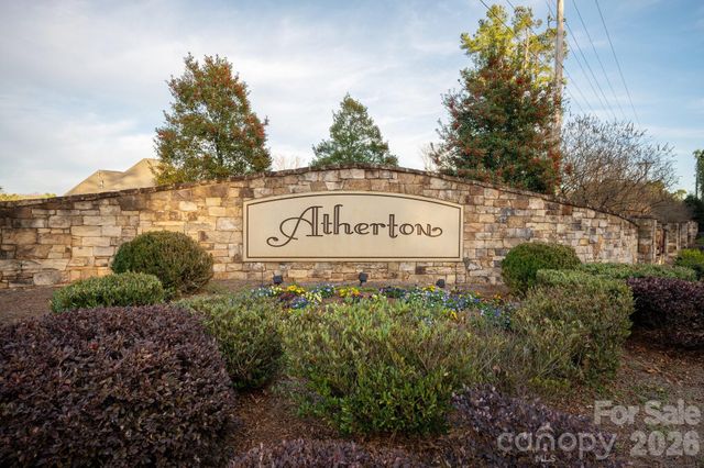 400 Wheatberry Hill Drive, Matthews, NC 28104
