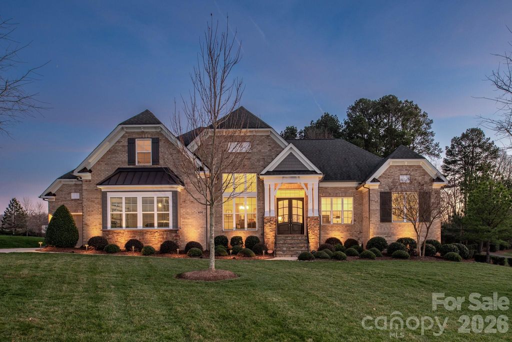 400 Wheatberry Hill Drive, Matthews, NC 28104