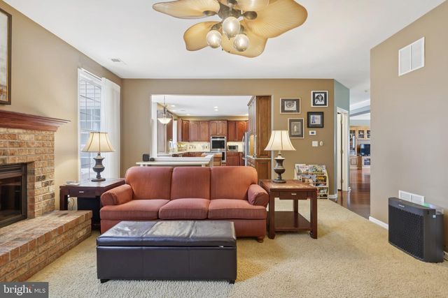 18 DEVONSHIRE DR, Princeton, NJ 08540