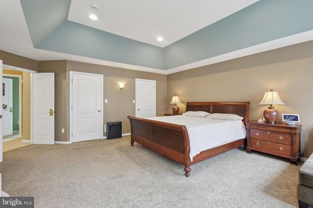 18 DEVONSHIRE DR, Princeton, NJ 08540