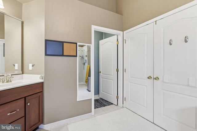 18 DEVONSHIRE DR, Princeton, NJ 08540