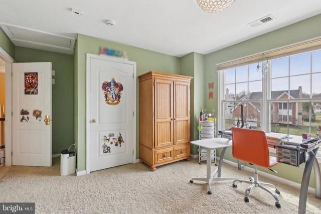 18 DEVONSHIRE DR, Princeton, NJ 08540