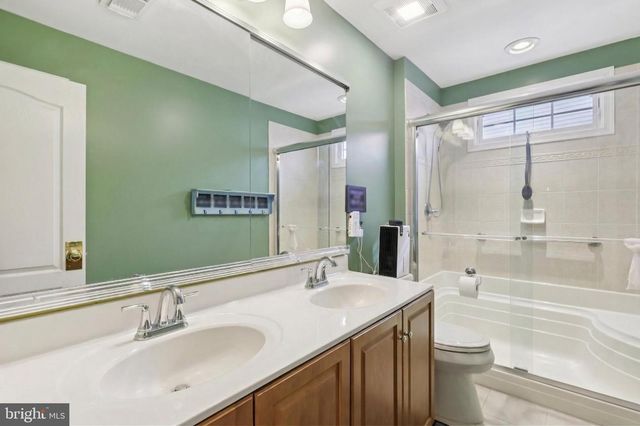 18 DEVONSHIRE DR, Princeton, NJ 08540