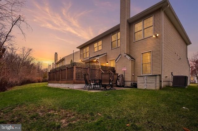 18 DEVONSHIRE DR, Princeton, NJ 08540