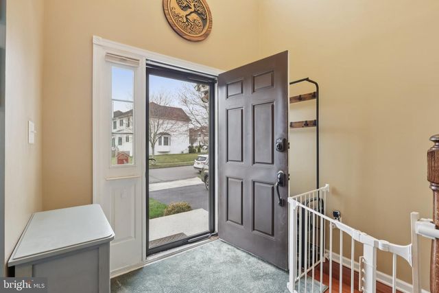 18 DEVONSHIRE DR, Princeton, NJ 08540