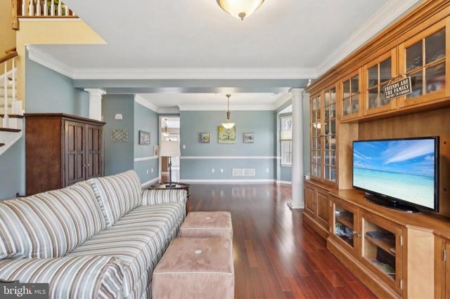 18 DEVONSHIRE DR, Princeton, NJ 08540