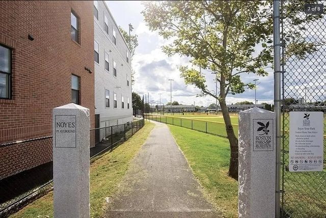 16 Boardman St 307, Boston, MA 02128