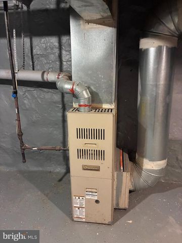 3427 RAVENWOOD AVE, Baltimore, MD 21213