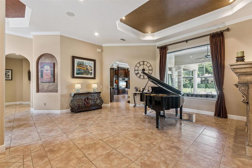 Image 4 of property listing at 7738 MARKHAM BEND PLACE, Sanford, FL 32771