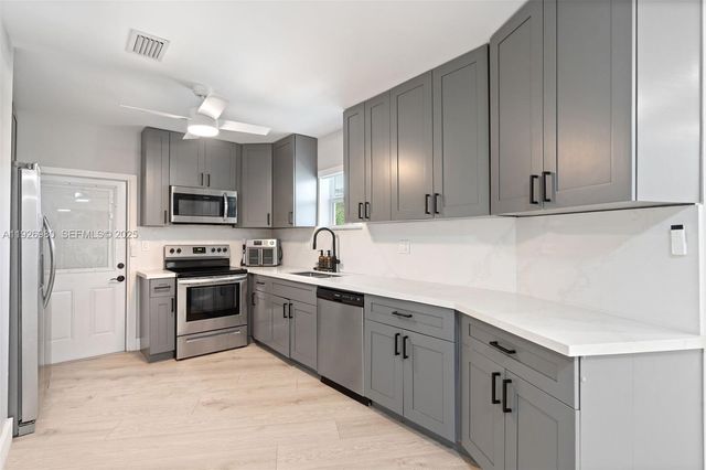 10650 NE 11th Ct, Miami Shores, FL 33138