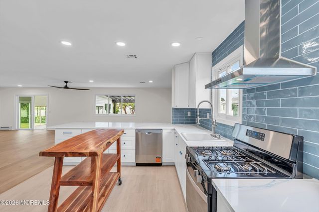 45 Innsbruck Drive, Toms River, NJ 08757