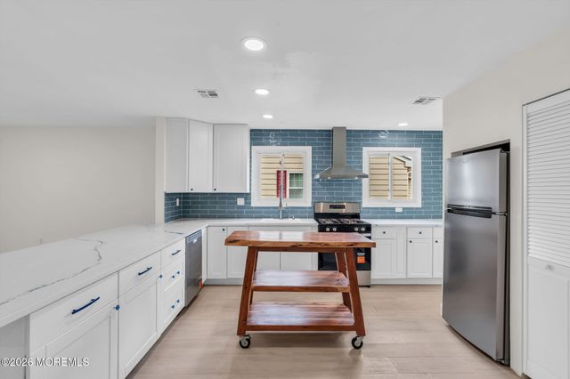 45 Innsbruck Drive, Toms River, NJ 08757