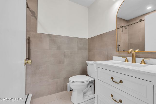 45 Innsbruck Drive, Toms River, NJ 08757