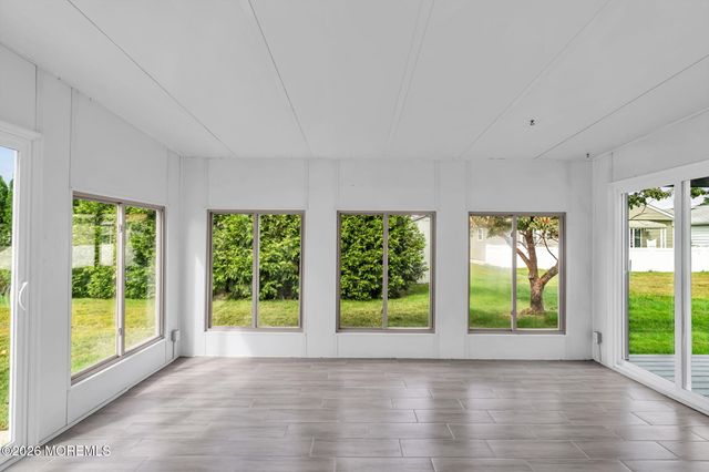 45 Innsbruck Drive, Toms River, NJ 08757