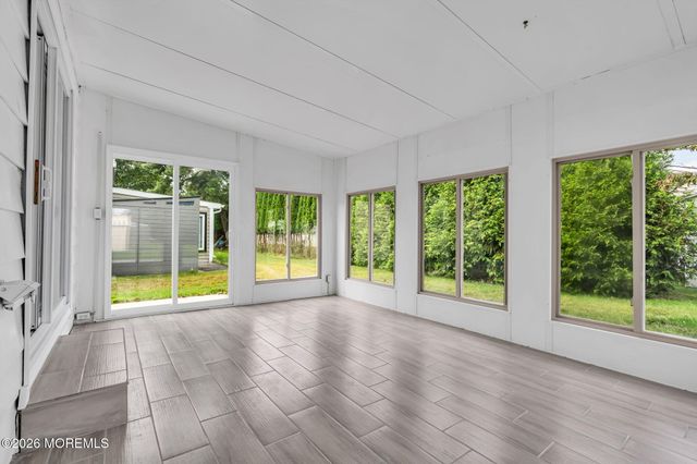 45 Innsbruck Drive, Toms River, NJ 08757