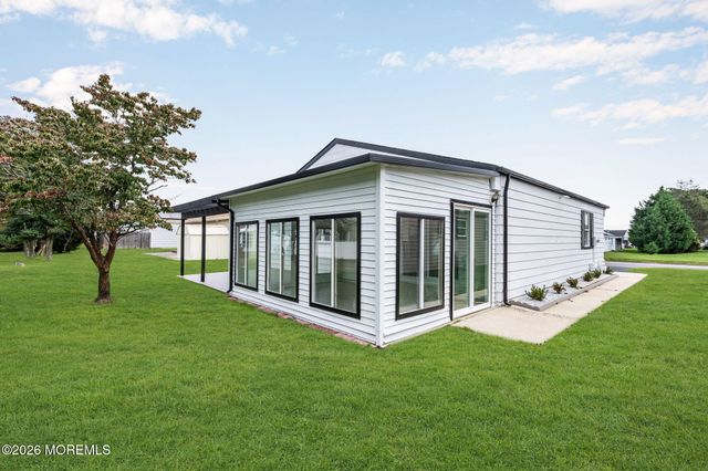 45 Innsbruck Drive, Toms River, NJ 08757