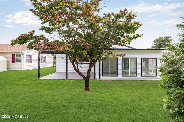 45 Innsbruck Drive, Toms River, NJ 08757