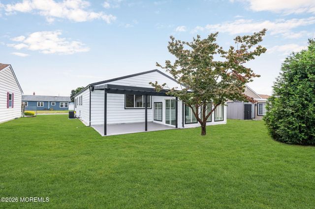 45 Innsbruck Drive, Toms River, NJ 08757