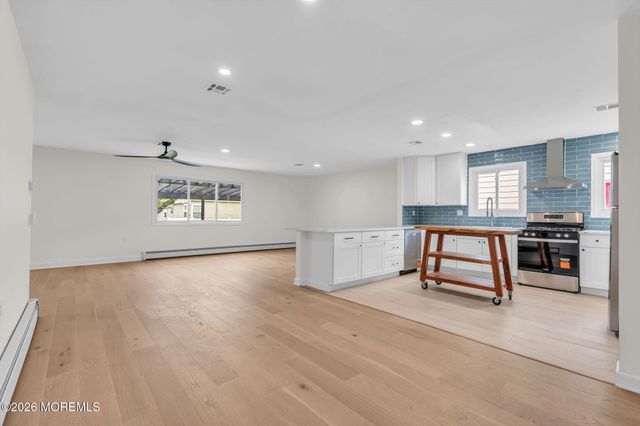 45 Innsbruck Drive, Toms River, NJ 08757