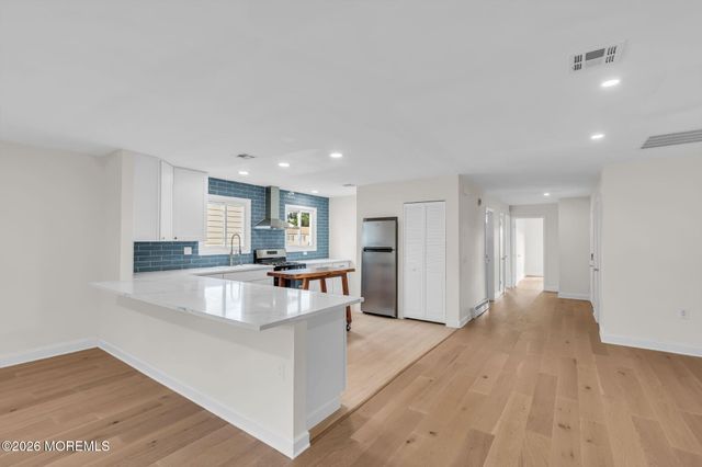 45 Innsbruck Drive, Toms River, NJ 08757