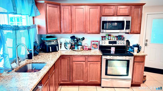 10 Rockwell Street, Norwich, CT 06360