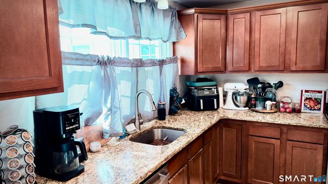 10 Rockwell Street, Norwich, CT 06360