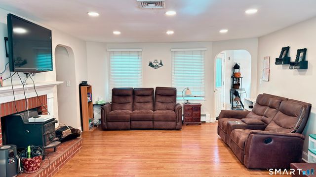 10 Rockwell Street, Norwich, CT 06360