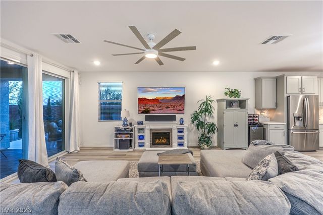 10090 Desert Azure Street, Las Vegas, NV 89178