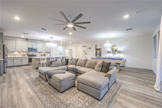 10090 Desert Azure Street, Las Vegas, NV 89178