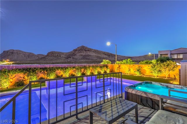 10090 Desert Azure Street, Las Vegas, NV 89178