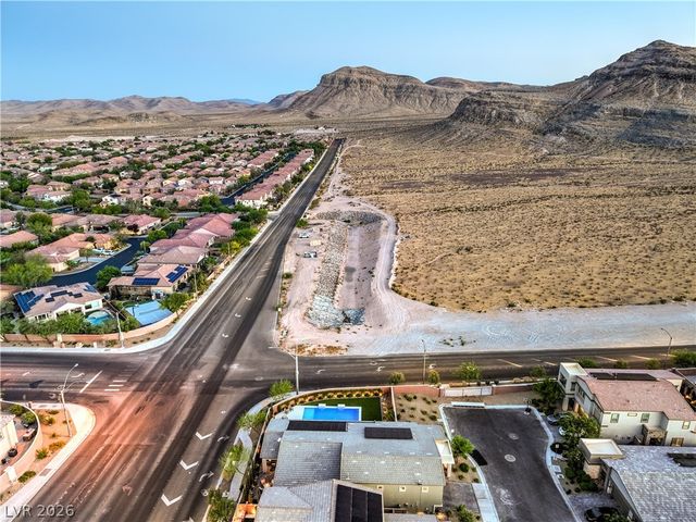 10090 Desert Azure Street, Las Vegas, NV 89178