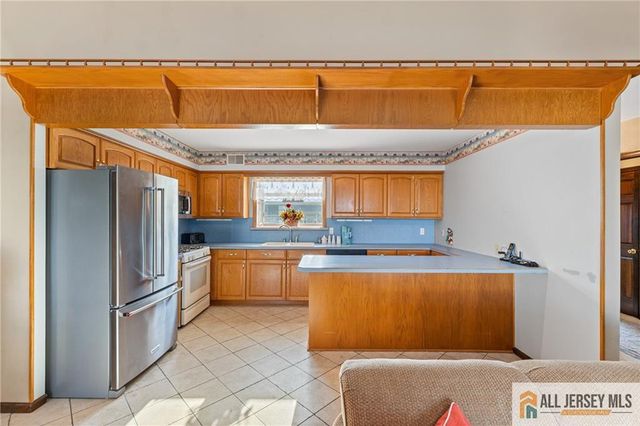 410 Jersey City Court, Lacey, NJ 08734