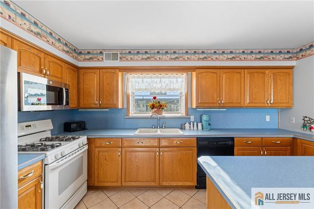 410 Jersey City Court, Lacey, NJ 08734